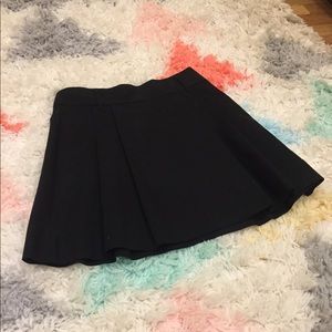 Black pleated skirt